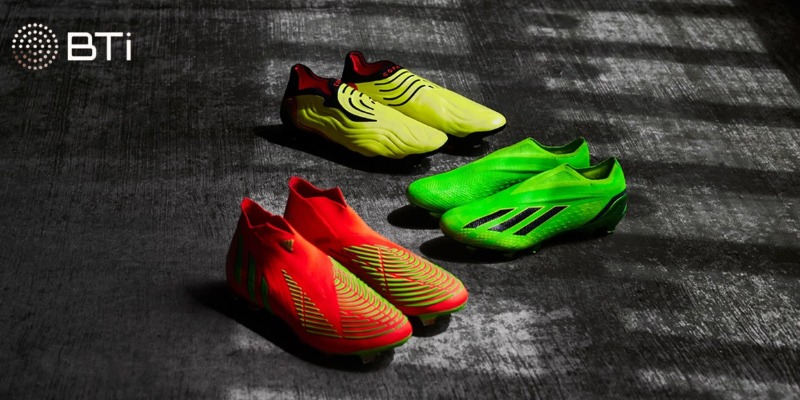 Giày bóng đá - biểu tượng trong mỗi trận đấu